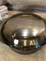Cocotte Arcopal couvercle, en verre fumé  Vintage