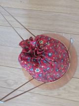 Petite table/travailleuse tripode en bois, métal et tissu