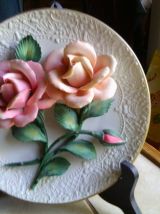 Assiette décorative The Roses of Capodimonte en porcelaine  