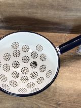 Passoire avec manche - Tôle émaillée - Vintage