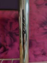 chevets en métal doré et verre fumé des années 80