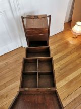 Travailleuse en bois ancienne