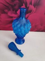 carafe en verre bleue en forme de grappe de raisin 