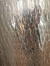 Grand cache pot en aluminium martelé 