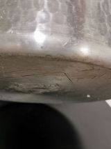 Grand cache pot en aluminium martelé 