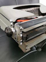 Rare machine à écrire Calanda S 