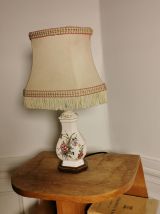 Lampe céramique abat-jour franges décor moustiers