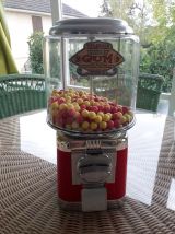 distributeur chewing gum et bonbon style vintage ,80s proche