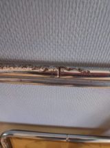 chaises pliantes plexi marron fumé et structure métal chromé