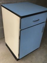 Meuble de cuisine en formica bleu