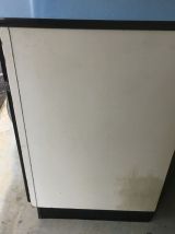 Meuble de cuisine en formica bleu