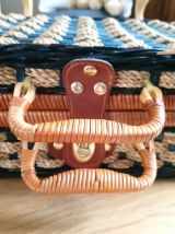 Adorable petite valise en osier 