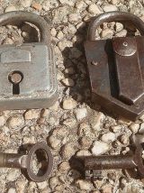 lot  de  2 cadenas  anciens