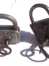 lot  de  2 cadenas  anciens