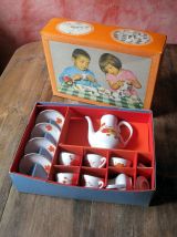 rare mini dînette des années 50/60   avec sa boite d'origine