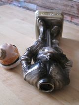 Magnifique boite a musique decor armure   avec tete de marin