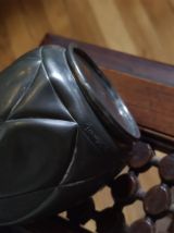 Vase en étain signé Plasait