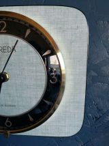 Horloge vintage, pendule murale "Mireda vert tendre et doré"