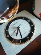 Horloge vintage, pendule murale "Mireda vert tendre et doré"