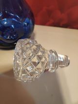 carafe bleue cobalt avec bouchon ciselé transparent