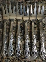 6 fourchettes à dessert 