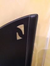 VENDS 4 CHAISES EN CUIR QUIA PARFAIT ETAT NOIR