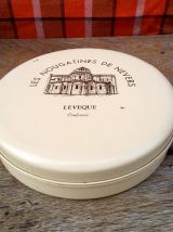 Boite publicitaire en tôle " Les nougatines de Nevers" 