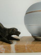 Lampe à poser marbre opaline motif chien  globe vintage 