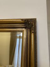 Miroir antique doré en bois