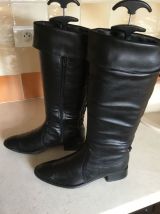 Bottes hautes noires  larges molets