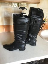 Bottes hautes noires  larges molets