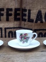 10 tasses à café et soucoupes en porcelaine de Chauvigny
