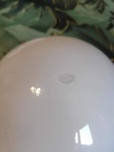 appliques mains en céramique blanche