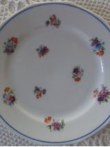 1 lot de 6 assiettes de dessert, avec les motifs disposés...