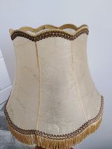 Lampe en bois exotique sculpté 