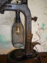LAMPE DESIGN INDUSTRIEL - BOUCHONNEUSE -