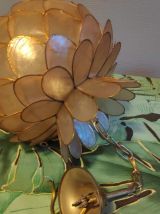 suspension en écailles nacrées beiges