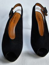 Elégantes chaussures à talons. Marque La Scarpa Italie.