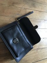 pochette noire