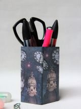  Pot à crayon.  Décor fantastique. Artisanat.