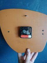 Horloge vintage, pendule murale "Plumes de Paon"