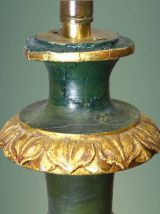 PIED DE LAMPE DE PARQUET EN BOIS SCULPTÉ DE STYLE ÉTRUSQUE