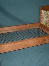 Lit de poupée en bois artisanal vintage