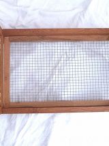 Lit de poupée en bois artisanal vintage