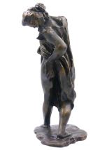 Statue " Nu au chignon  " en resine patiné  ( 32 cm )