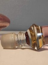 carafe en verre rose et or estampillée "verrerie de Monaco"