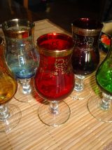 5 verres digestif à pied couleurs gravés dorés 1970