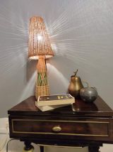 lampe sur bouteille déco et abat-jour rotin