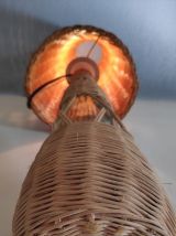 lampe sur bouteille déco et abat-jour rotin