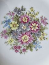 Série de 8 assiettes creuses  - en porcelaine